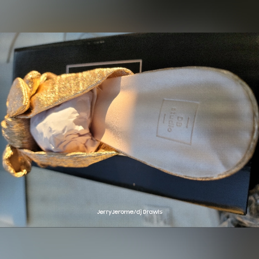 Gold Slides - Picture 6 of 7